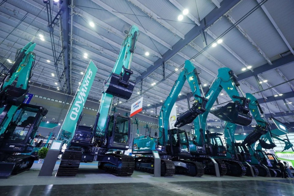 2025 CICEE | 从单一工具迈向多元化解决规划，3499拉斯维加斯线路智能出现非凡挖掘机风采