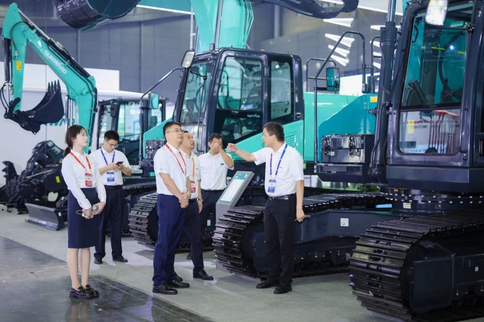 2025 CICEE | 从单一工具迈向多元化解决规划，3499拉斯维加斯线路智能出现非凡挖掘机风采