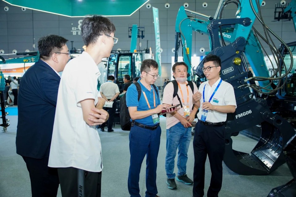 2025 CICEE | 从单一工具迈向多元化解决规划，3499拉斯维加斯线路智能出现非凡挖掘机风采