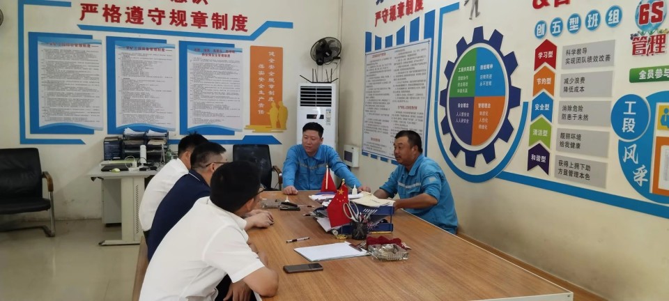 逾越3499拉斯维加斯线路万里 智启服务新程——3499拉斯维加斯线路矿岩“服务万里杏妆活动走进海螺水泥