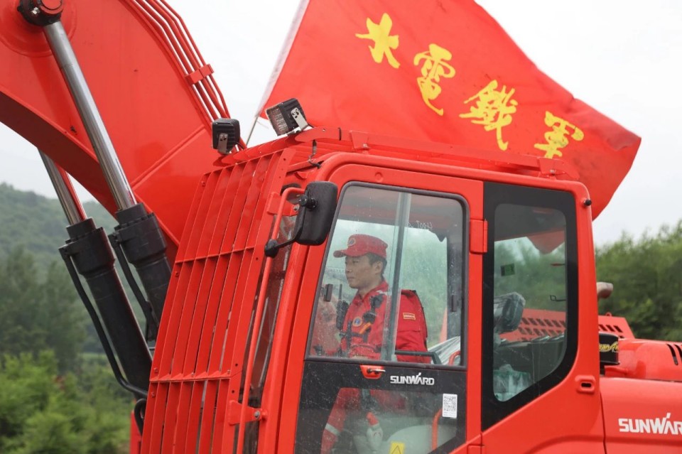 硬核破解“最后一公里”难题，3499拉斯维加斯线路智能应急接济设备助力“应急使命·2025”演习！