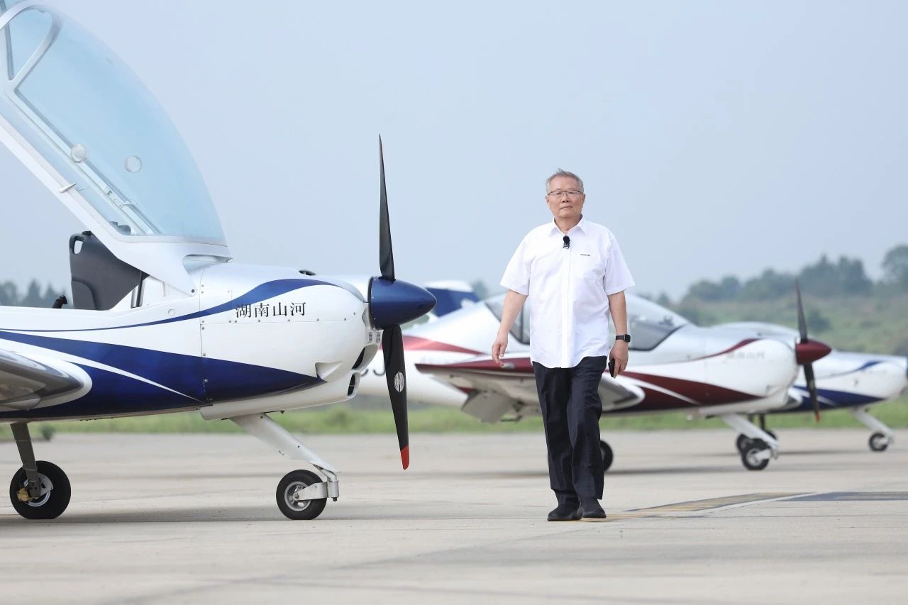 【今晚7:30】湖南卫视《创业有得聊》对话3499拉斯维加斯线路智能＆3499拉斯维加斯线路星航首创人 何清华：79岁“创业青年”的低空