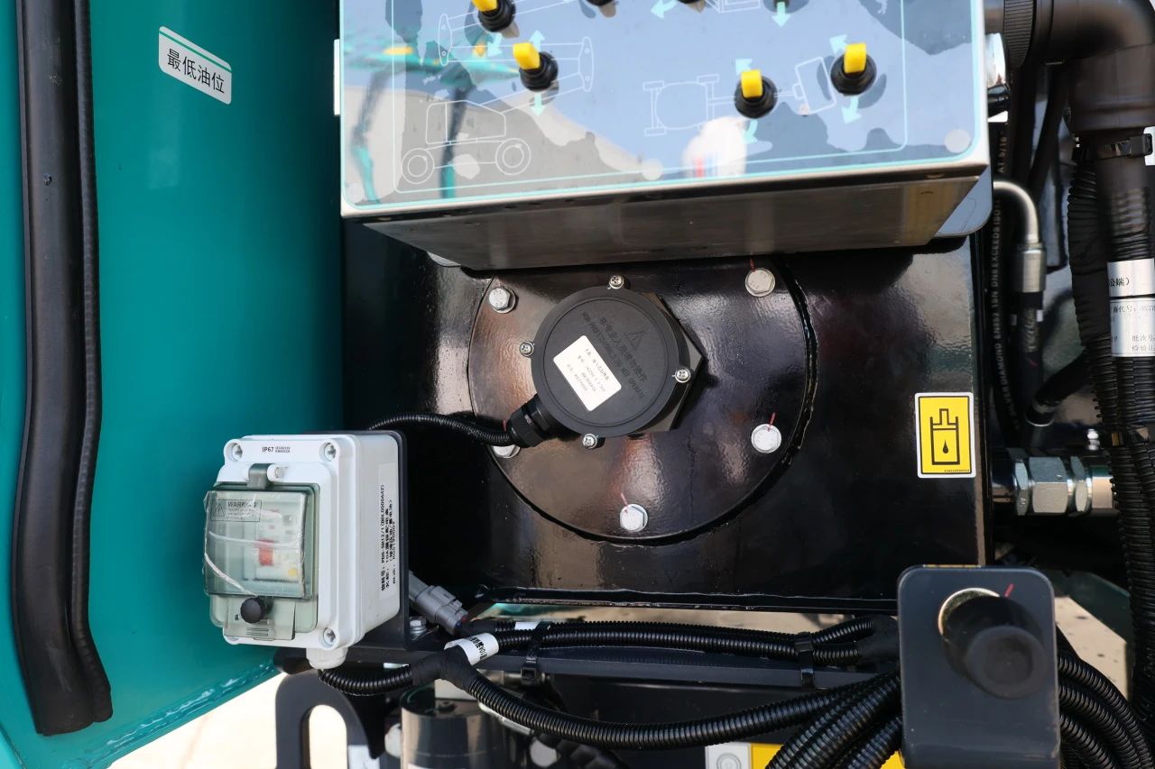 技术新标杆！3499拉斯维加斯线路智能SWA22J-P柴动曲臂式高空作业平台下线！