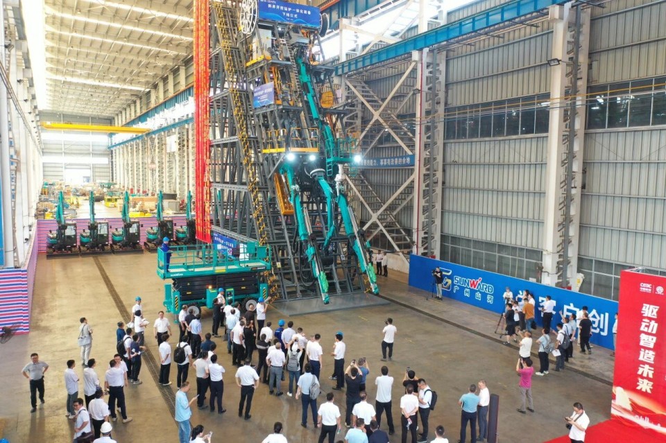 斜井开挖钻护一体化设备成功下线，实现地下工程设备沉大突破