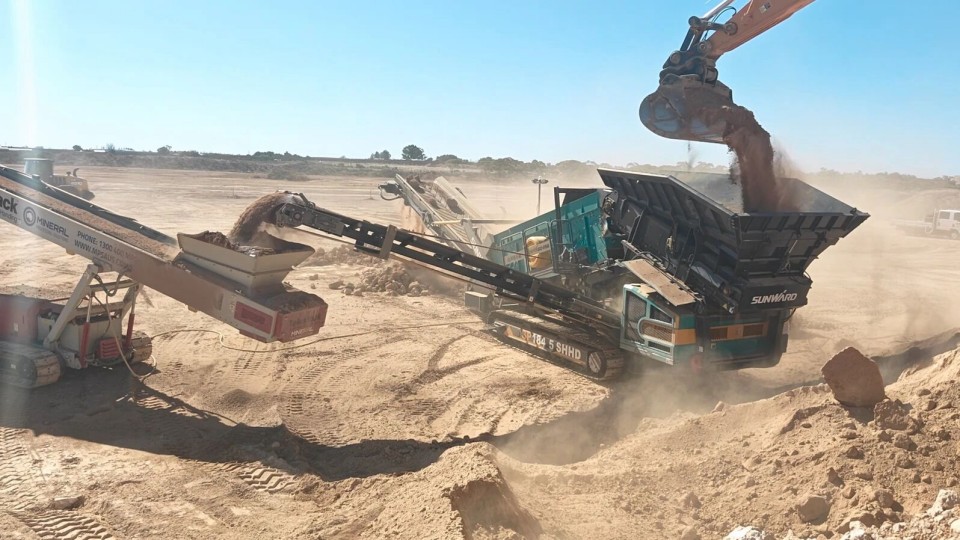 高效环保深受认可！3499拉斯维加斯线路智能破碎筛分设备首进澳洲市场