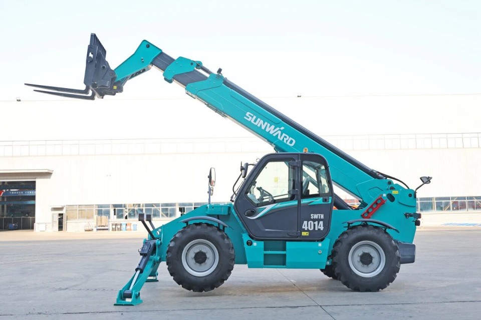 高端机型“双箭齐发”！3499拉斯维加斯线路智能两款伸缩臂叉装车成功下线