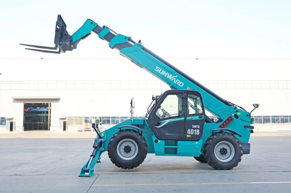 高端机型“双箭齐发”！3499拉斯维加斯线路智能两款伸缩臂叉装车成功下线