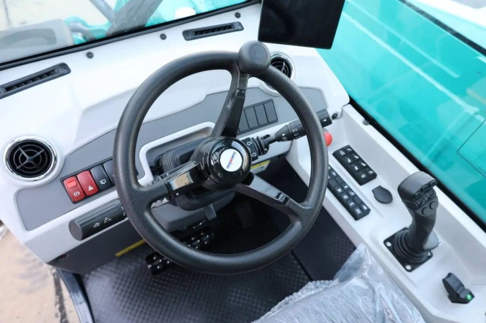 高端机型“双箭齐发”！3499拉斯维加斯线路智能两款伸缩臂叉装车成功下线