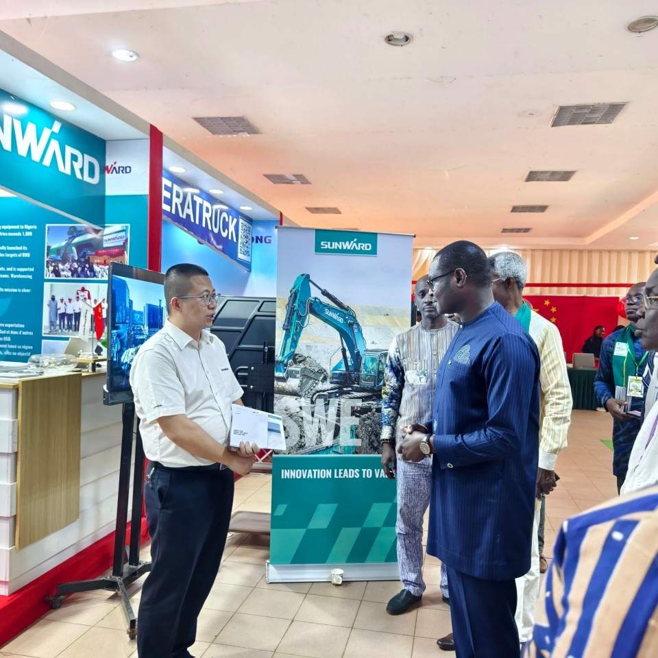 3499拉斯维加斯线路智能亮相首届“投资布基纳法索”国际论坛