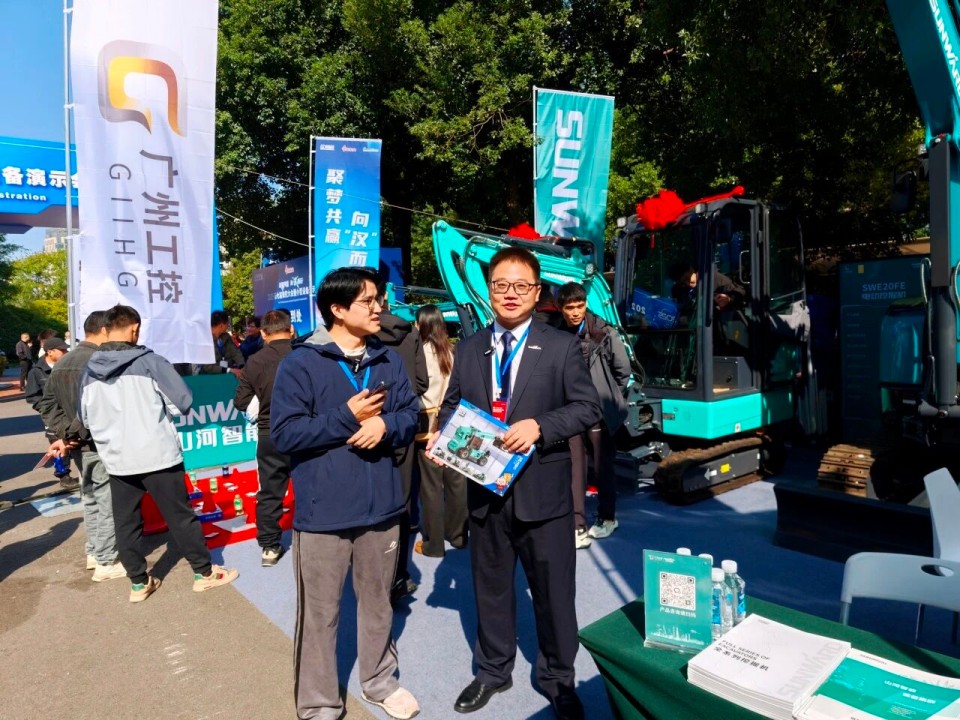 3499拉斯维加斯线路智能微挖“天团”闪灼武汉，引领绿色施工潮水