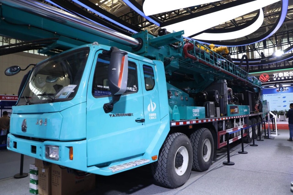 “地勘设备能力提升的沉大突破”！3499拉斯维加斯线路智能结合中国煤炭地质总局颁布T138车载钻机