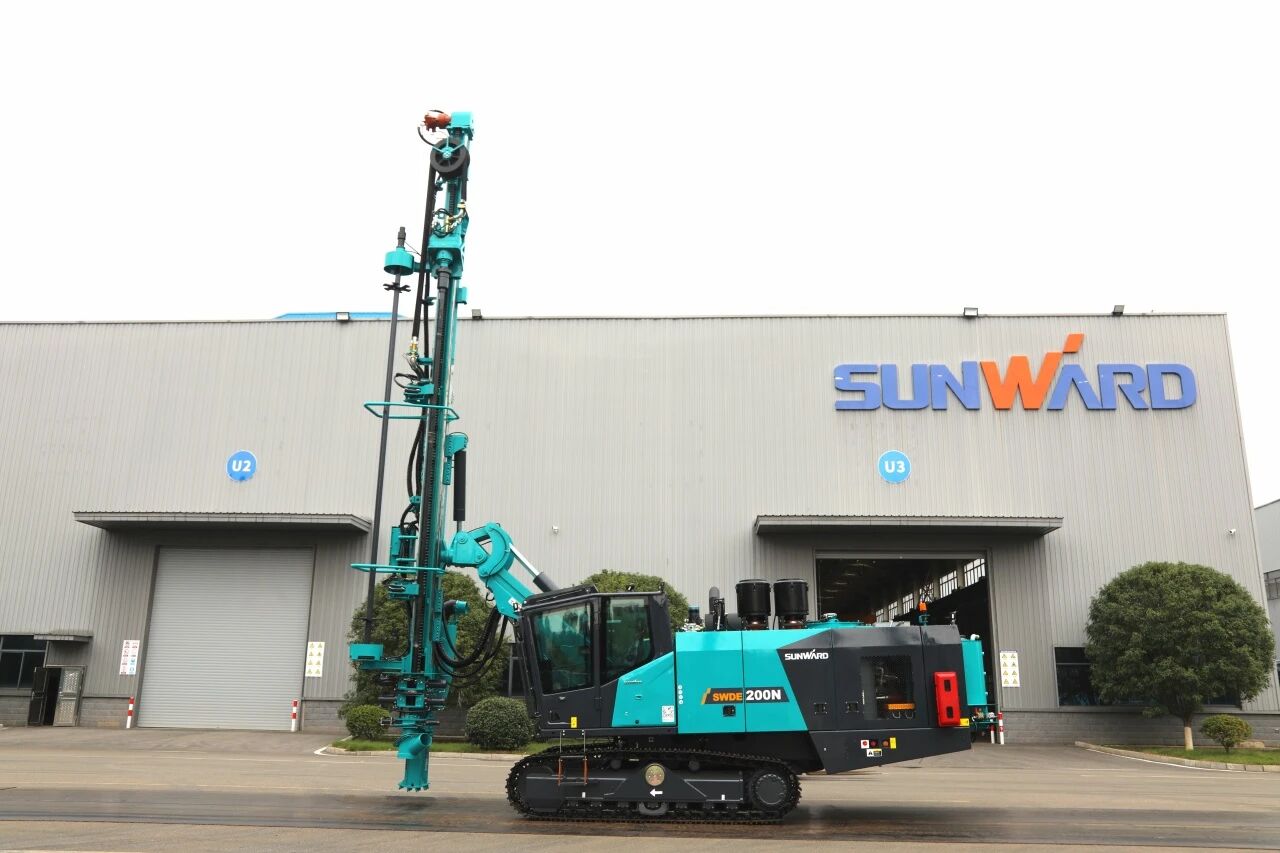 挑战高海拔高寒工况，3499拉斯维加斯线路智能臂式潜孔钻机登陆南美市场