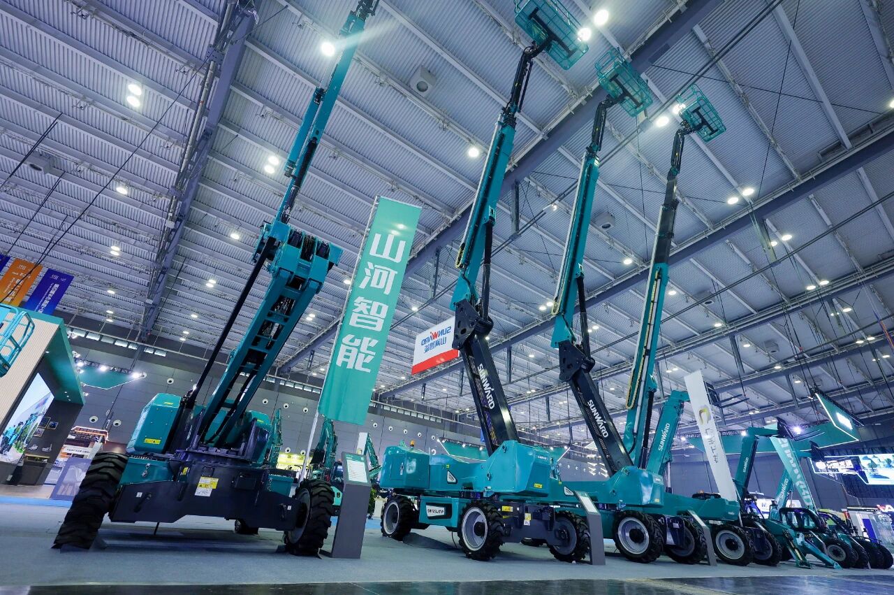 技术创新，引领行业！3499拉斯维加斯线路智能高机能臂式高空作业平台项目通过科技成就评价