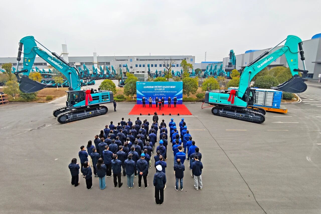 3499拉斯维加斯线路智能SWE700FE电动挖掘机成功交付，助力打造绿色智慧矿山