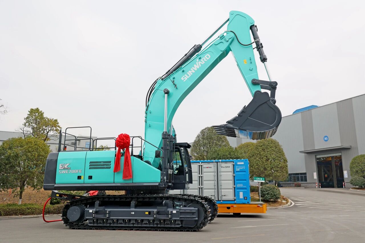 3499拉斯维加斯线路智能SWE700FE电动挖掘机成功交付，助力打造绿色智慧矿山